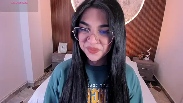 RoseCassie online show from January 10, 1:35 pm