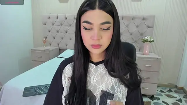 RoseCassie online show from April 29, 1:48 pm