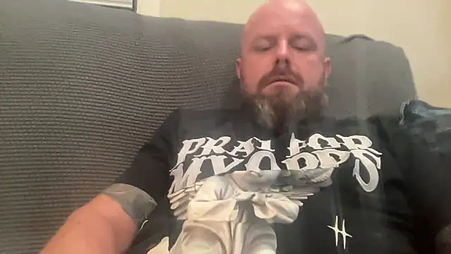 Snapshot of Thickirishcock850 chatting on November 5, 4:01 am Thickirishcock850 online show from November 5, 4:01 am