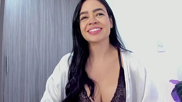 Snapshot of Sara_Leblanc chatting on February 24, 4:36 pm Sara Leblanc online show from February 24, 4:36 pm