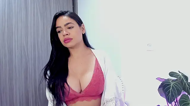 Snapshot of Sara_Leblanc chatting on February 25, 3:38 pm Sara Leblanc online show from February 25, 3:38 pm