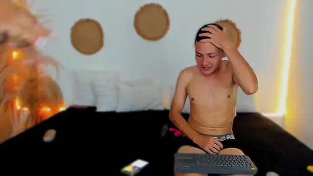 TifannyRossiii online show from March 22, 10:04 pm