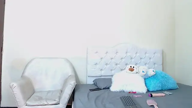 Mariana 16  online show from January 14, 11:27 pm