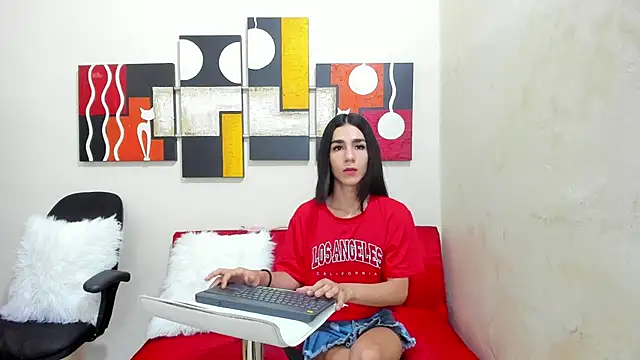 Mariana 16  online show from February 13, 8:13 pm