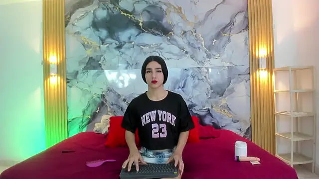 Mariana 16  online show from February 4, 7:42 pm