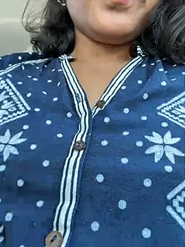 priyadevi17 online show from May 31, 6:42 am