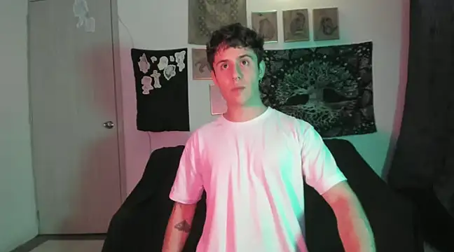 Snapshot of Antonello_Vannucci chatting on January 19, 12:28 am Antonello Vannucci online show from January 19, 12:28 am