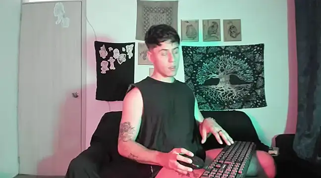 Snapshot of Antonello_Vannucci chatting on January 22, 9:21 pm Antonello Vannucci online show from January 22, 9:21 pm