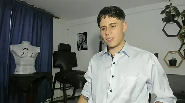 Snapshot of Antonello_Vannucci chatting on March 8, 11:18 pm Antonello Vannucci online show from March 8, 11:18 pm