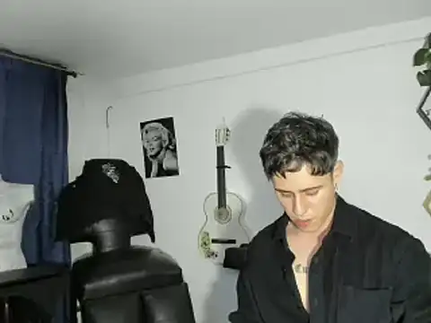 Snapshot of Antonello_Vannucci chatting on March 16, 11:36 pm Antonello Vannucci online show from March 16, 11:36 pm