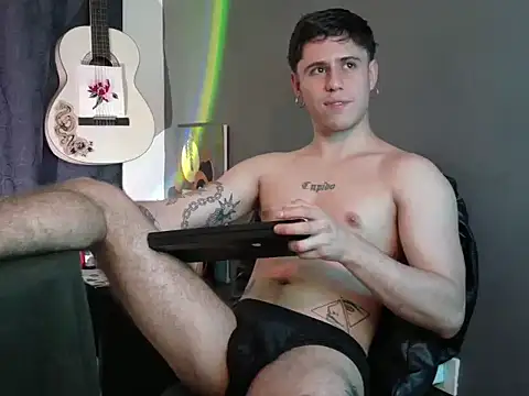 Antonello Vannucci online show from April 3, 7:45 pm