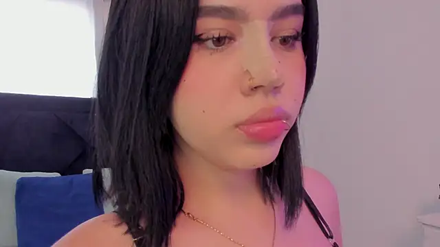 Lily Woodz online show from January 8, 7:05 pm