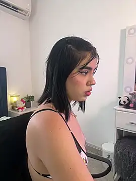 Lily Woodz online show from January 16, 7:07 pm