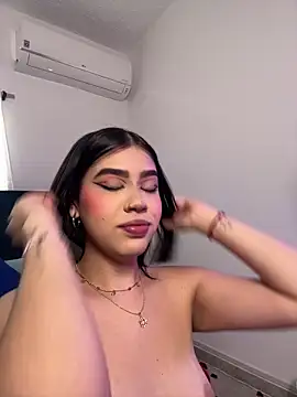 Snapshot of Lily_Woodz chatting on February 14, 7:10 pm Lily Woodz online show from February 14, 7:10 pm
