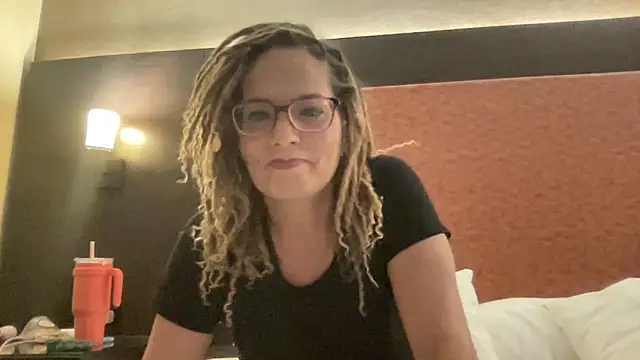 Snapshot of skarfos1babe69 chatting on December 27, 7:35 pm skarfos1babe69 online show from December 27, 7:35 pm