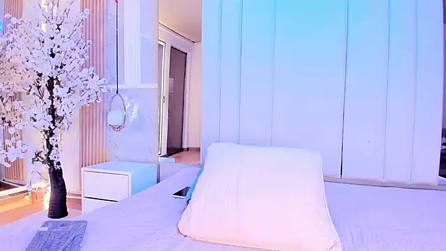 Snapshot of salomebenz chatting on April 16, 9:39 pm salomebenz online show from April 16, 9:39 pm