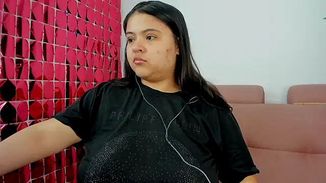 lizzie c online show from March 30, 3:35 pm