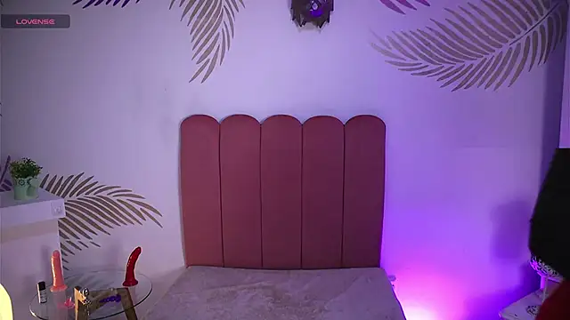 AnikaRomanoff online show from February 5, 12:06 pm