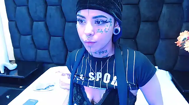 Snapshot of xbabymoonx chatting on January 16, 6:16 pm xbabymoonx online show from January 16, 6:16 pm