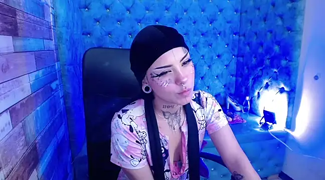 Snapshot of xbabymoonx chatting on January 28, 8:36 pm xbabymoonx online show from January 28, 8:36 pm