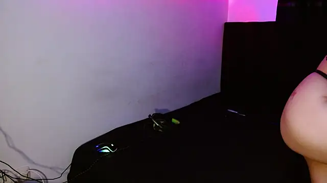 miia-liiam online show from December 23, 5:27 am