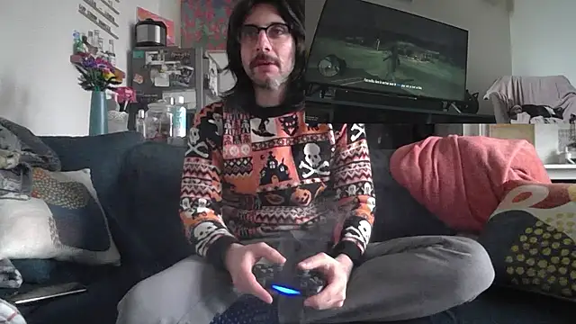 Snapshot of Chuck-FR chatting on April 2, 10:24 am Chuck-FR online show from April 2, 10:24 am