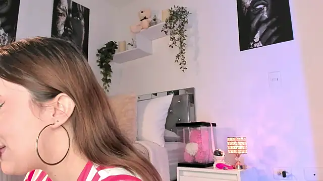 Alissonroses online show from September 26, 9:30 pm