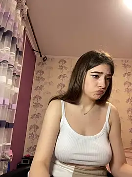 Snapshot of Sofiy_a chatting on December 21, 11:34 pm Sofiy a online show from December 21, 11:34 pm