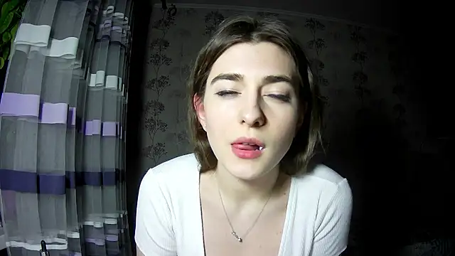 Snapshot of Sofiy_a chatting on January 27, 12:01 am Sofiy a online show from January 27, 12:01 am