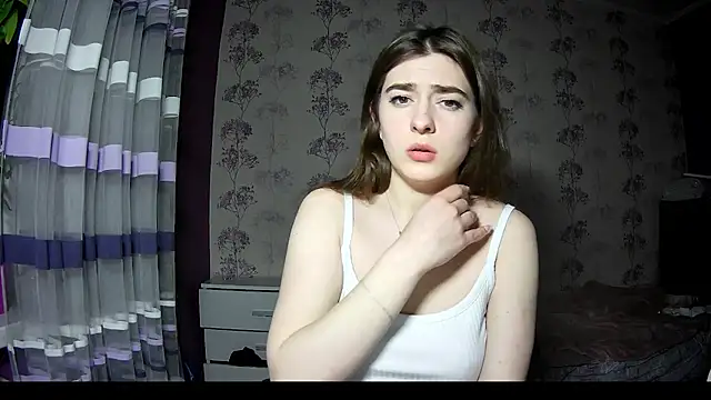 Snapshot of Sofiy_a chatting on February 12, 10:37 pm Sofiy a online show from February 12, 10:37 pm