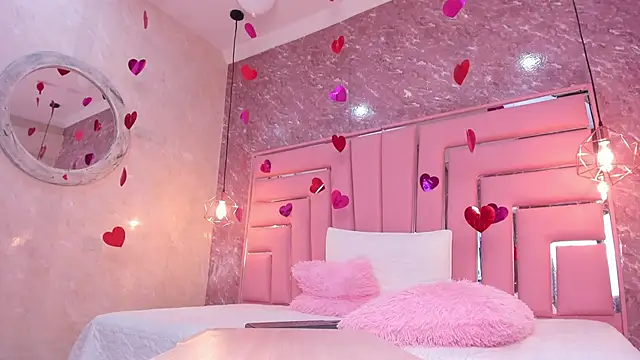 SEXY HOTTIE   online show from March 9, 6:32 pm