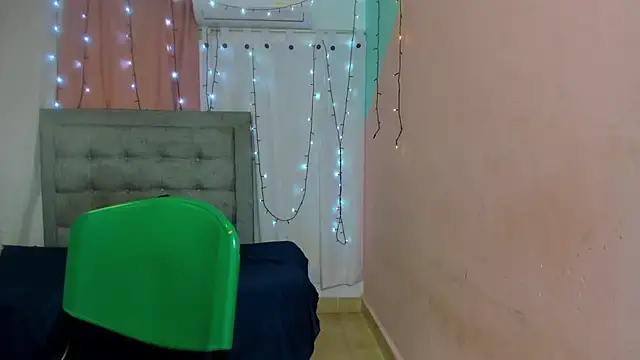 dani-lue online show from January 25, 11:44 am