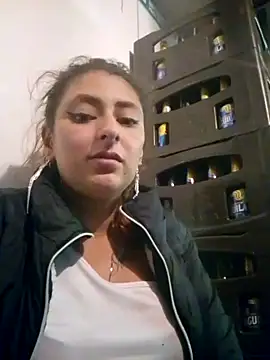 Snapshot of catalella14 chatting on January 9, 12:46 am catalella14 online show from January 9, 12:46 am