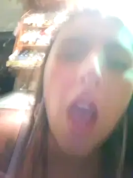 Snapshot of catalella14 chatting on February 27, 1:38 am catalella14 online show from February 27, 1:38 am