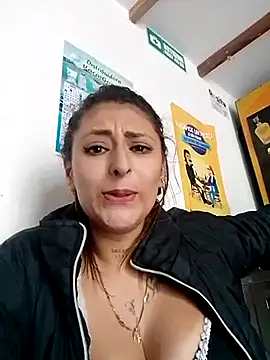 Snapshot of catalella14 chatting on March 14, 9:43 pm catalella14 online show from March 14, 9:43 pm