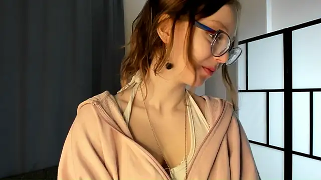 Snapshot of EIviaForland chatting on December 27, 4:04 am EIviaForland online show from December 27, 4:04 am