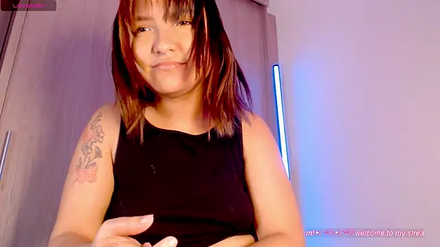 aishalee11 online show from March 15, 11:39 pm