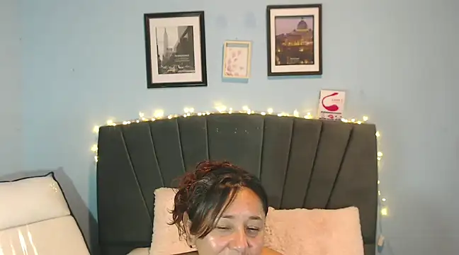 Snapshot of AngelRouss chatting on January 24, 11:26 am AngelRouss online show from January 24, 11:26 am