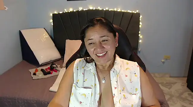 Snapshot of AngelRouss chatting on January 27, 9:55 pm AngelRouss online show from January 27, 9:55 pm