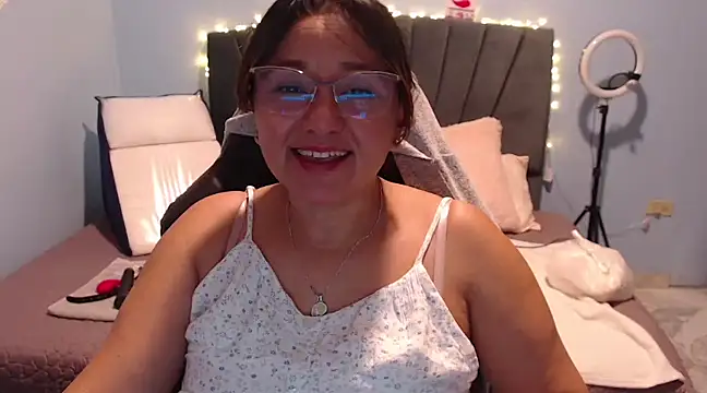 Snapshot of AngelRouss chatting on February 28, 11:58 am AngelRouss online show from February 28, 11:58 am
