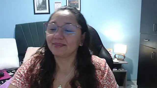 Snapshot of AngelRouss chatting on March 6, 9:20 pm AngelRouss online show from March 6, 9:20 pm
