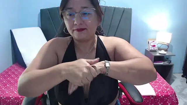 Snapshot of AngelRouss chatting on March 13, 11:19 am AngelRouss online show from March 13, 11:19 am