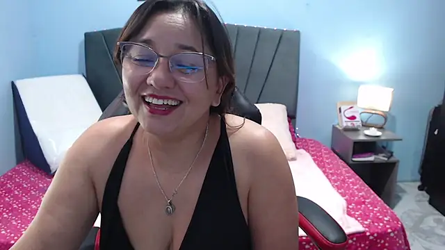 Snapshot of AngelRouss chatting on March 13, 2:44 pm AngelRouss online show from March 13, 2:44 pm