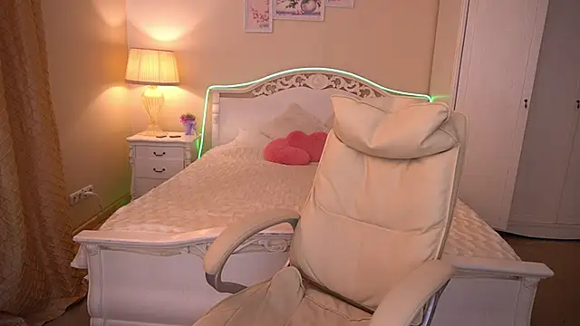 LexxiJoy online show from March 18, 1:42 pm