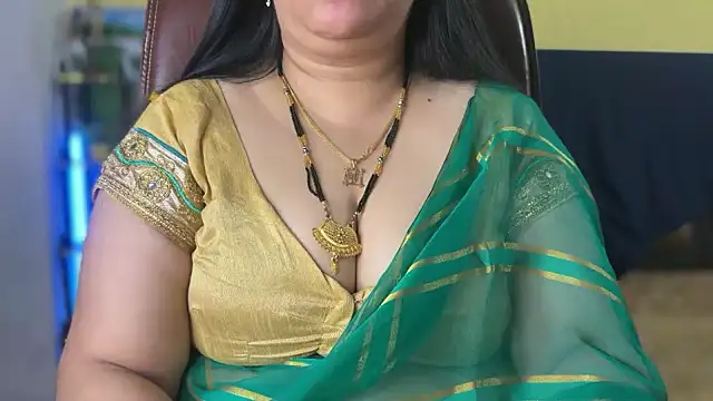 FlatVincy4 online show from February 5, 4:17 am