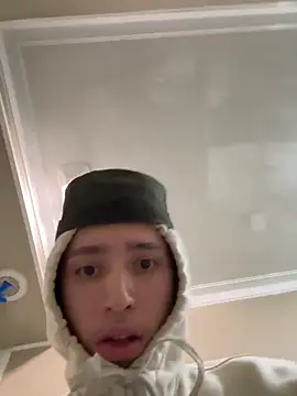 Snapshot of qbaby96 chatting on January 7, 8:03 am qbaby96 online show from January 7, 8:03 am