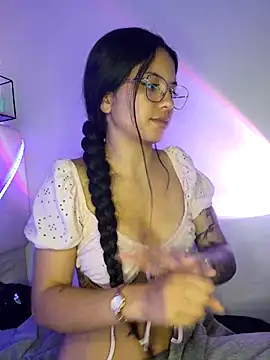 Snapshot of Rosita_forever_ chatting on March 15, 3:27 pm Rosita forever online show from March 15, 3:27 pm