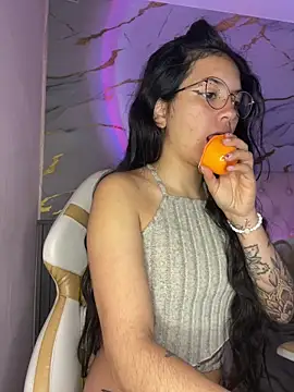 Snapshot of Rosita_forever_ chatting on September 16, 1:56 pm Rosita forever online show from September 16, 1:56 pm