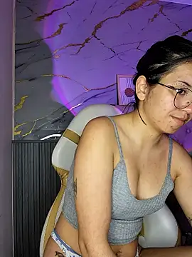 Snapshot of Rosita_forever_ chatting on September 24, 2:04 am Rosita forever online show from September 24, 2:04 am