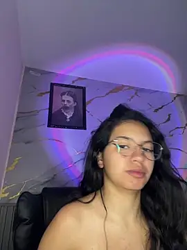 Snapshot of Rosita_forever_ chatting on October 21, 2:18 pm Rosita forever online show from October 21, 2:18 pm